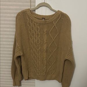 Elegant Cable Knit Sweater in Tan